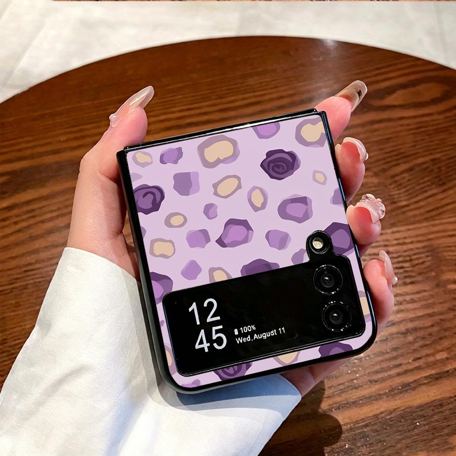 Phone Cases Z Flip 5 - غطاء هاتف مخطط بتصميم نمر لسامسونج