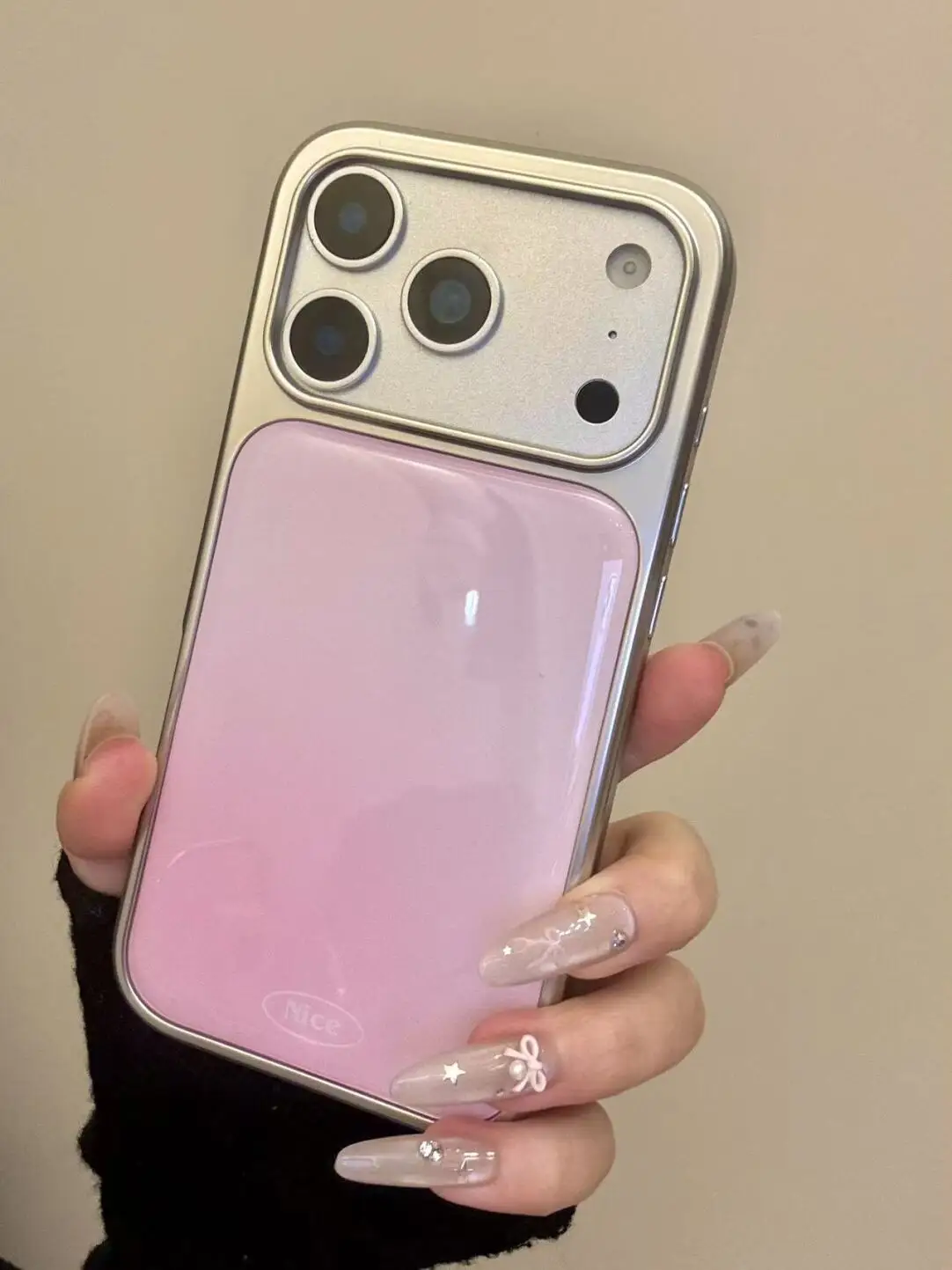 غطاء هاتف فاخر شفاف وناعم بتصم - مراجعة Phone Cases That Charge Your Phone وسعره