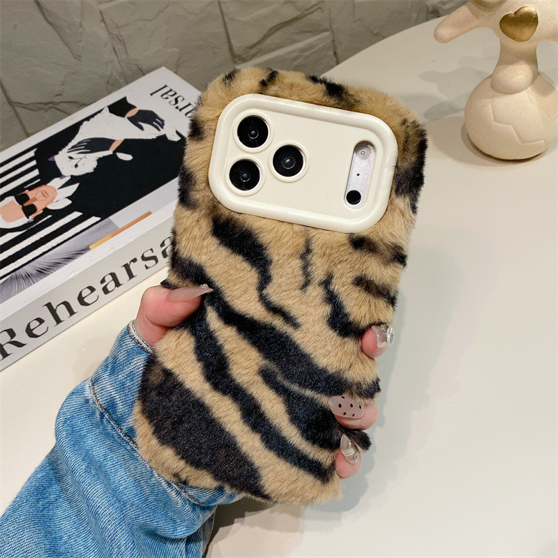 غطاء هاتف فاخر بنمط حمار وحشي  - مراجعة Phone Cases Iphone 17 Pro Max وسعره