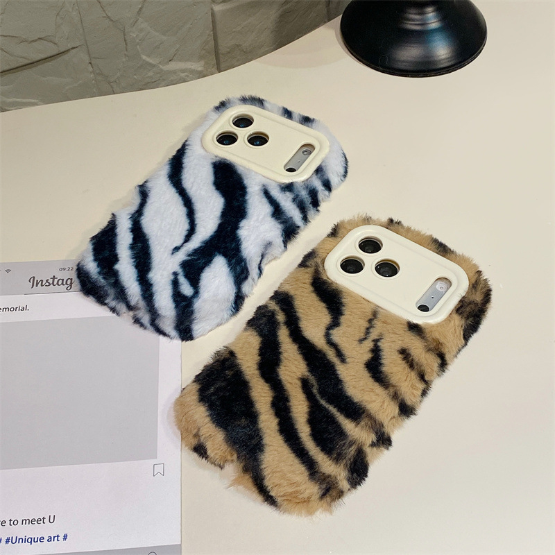 غطاء هاتف فاخر بنمط حمار وحشي  - مراجعة Phone Cases Iphone 17 Pro Max وسعره